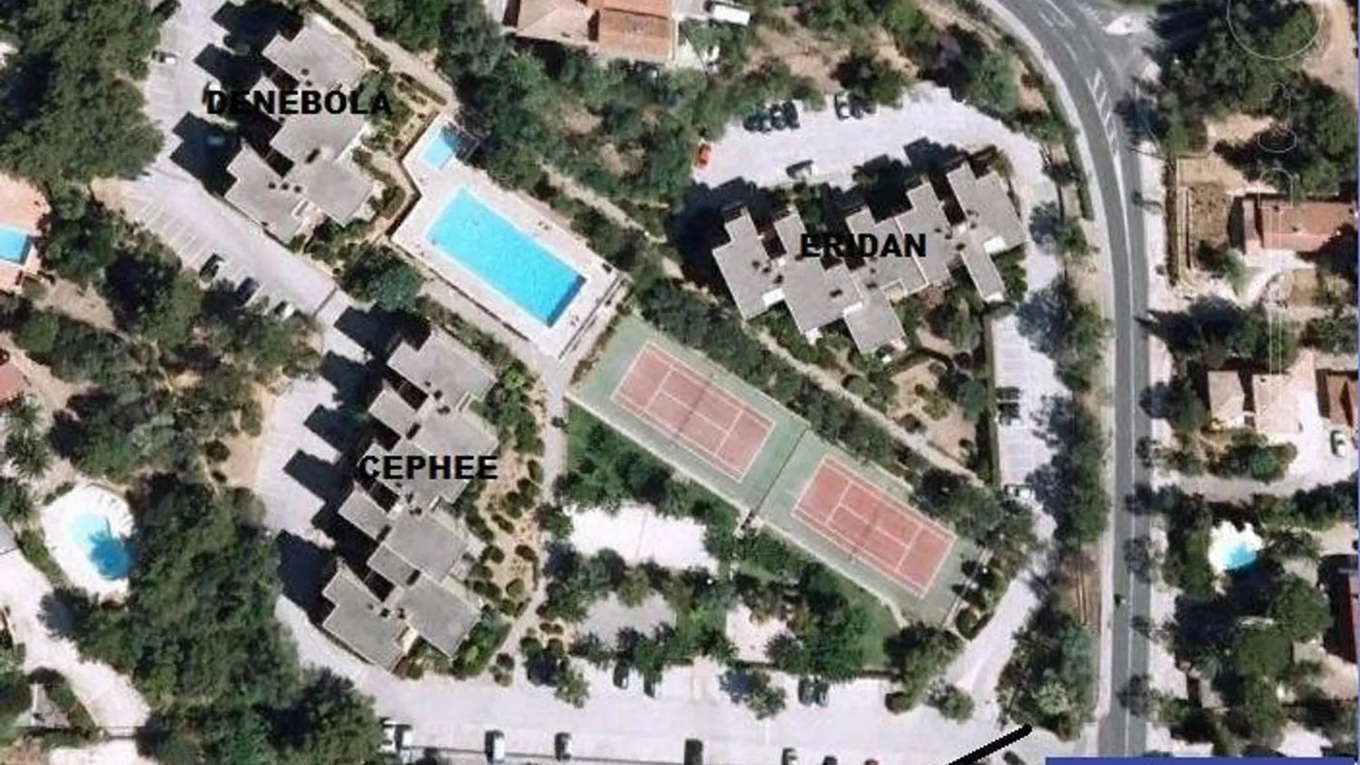 Apartment Studio Cabine Climatise Avec Piscine Et Parking A Bormes-Les-Mimosas - Fr-1-610-105